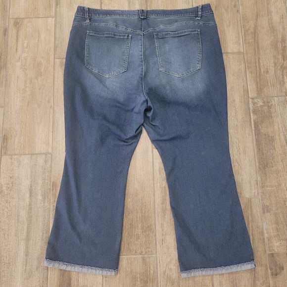 Democracy “AB”Solution Jeans Size 22W High Rise Cropped Itty Bitty Flare Cuffed - Picture 11 of 13